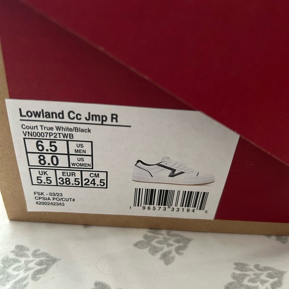 Vans Like new , with box. I used just once - Picture 4 of 5